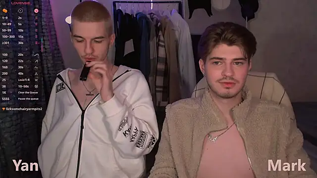 Snapshot of itsyanbb chatting on November 12, 3:23 pm itsyanbb online show from November 12, 3:23 pm