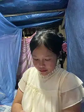 Snapshot of O_o_UwU_o_O chatting on October 9, 8:23 am O o UwU o O online show from October 9, 8:23 am