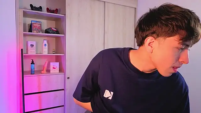 onlinenico online show from September 22, 7:05 pm