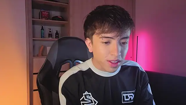 onlinenico online show from November 11, 11:05 pm