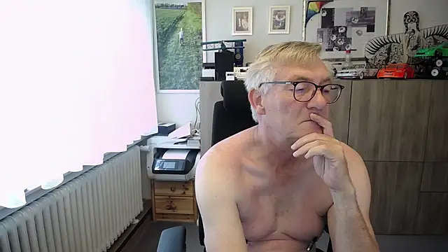 Snapshot of randyandy67 chatting on September 9, 10:37 am randyandy67 online show from September 9, 10:37 am