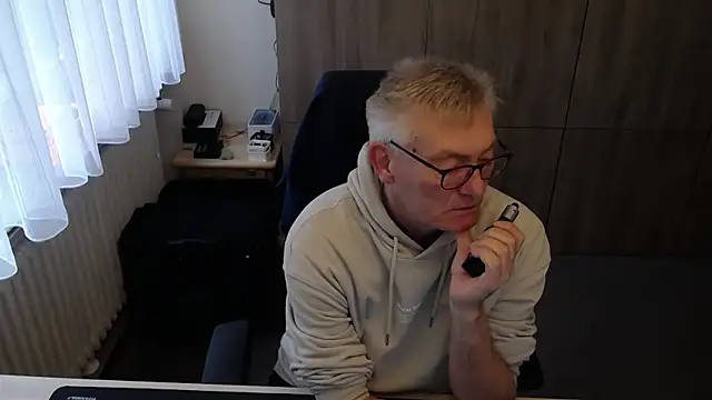 randyandy67 online show from November 18, 8:19 am