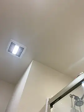 brileysmith0 online show from March 20, 2:11 pm