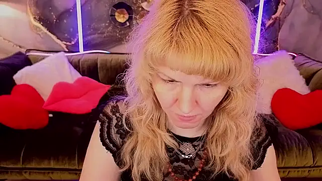 Snapshot of NatalyChanell chatting on September 18, 10:23 pm NatalyChanell online show from September 18, 10:23 pm