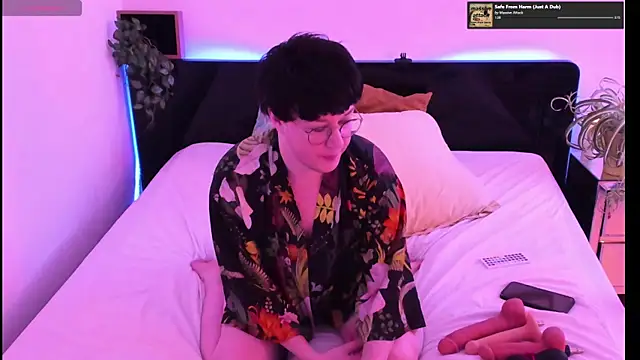 Snapshot of MossPrince chatting on October 1, 7:42 pm MossPrince online show from October 1, 7:42 pm