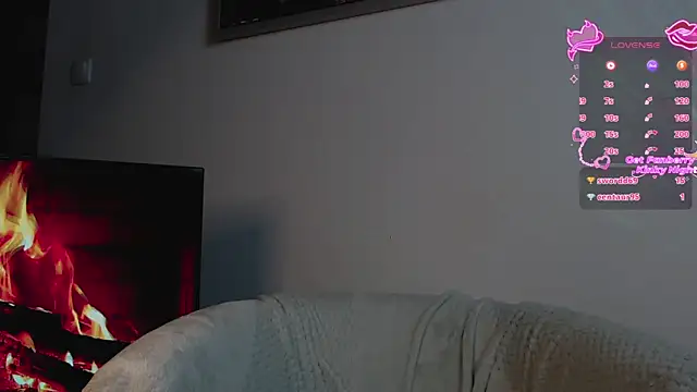 Snapshot of Veliora chatting on November 21, 8:18 pm Veliora online show from November 21, 8:18 pm