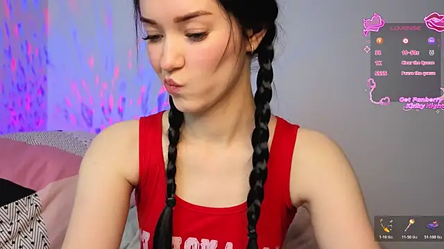 Snapshot of Veliora chatting on December 5, 5:09 pm Veliora online show from December 5, 5:09 pm