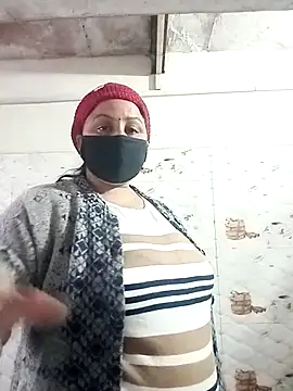 Rakhi sawant143 online show from December 23, 2:20 am