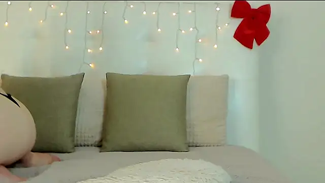 Snapshot of miss_kaley chatting on May 2, 1:21 am miss kaley online show from May 2, 1:21 am