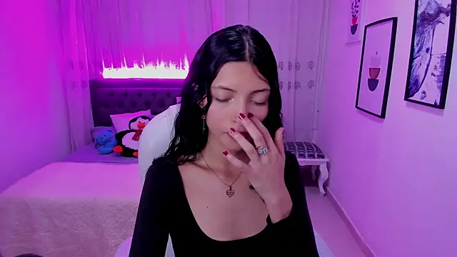 Mia Clay1 online show from November 27, 8:00 pm