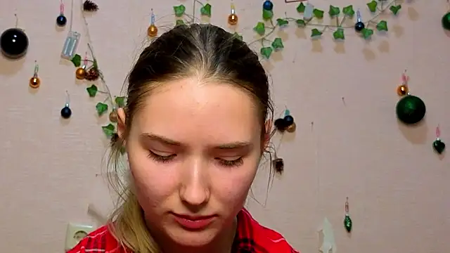  kikiclark   online show from February 12, 8:59 pm