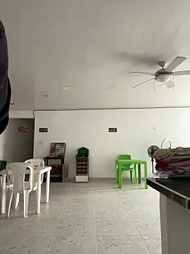 Juanita-Diaz online show from February 24, 8:40 pm