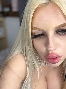 Snapshot of Steffi_Snowbunny chatting on April 15, 7:58 pm Steffi Snowbunny online show from April 15, 7:58 pm