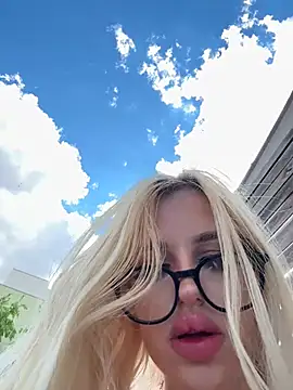 Snapshot of Steffi_Snowbunny chatting on July 11, 1:14 pm Steffi Snowbunny online show from July 11, 1:14 pm