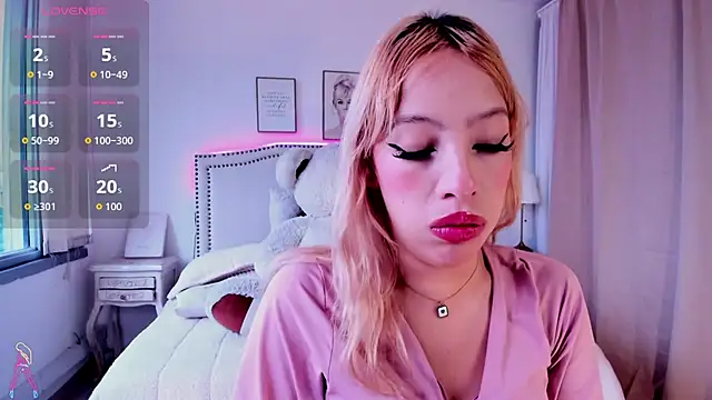 Snapshot of Mayajhons chatting on November 16, 1:49 pm Mayajhons online show from November 16, 1:49 pm