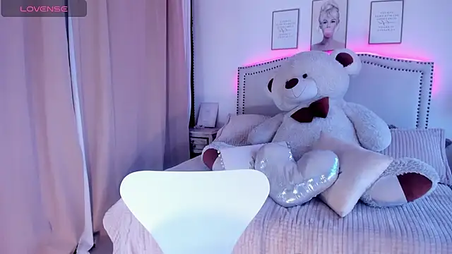 Snapshot of Mayajhons chatting on December 3, 12:36 pm Mayajhons online show from December 3, 12:36 pm