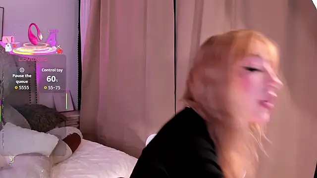 Snapshot of Mayajhons chatting on December 16, 11:48 am Mayajhons online show from December 16, 11:48 am