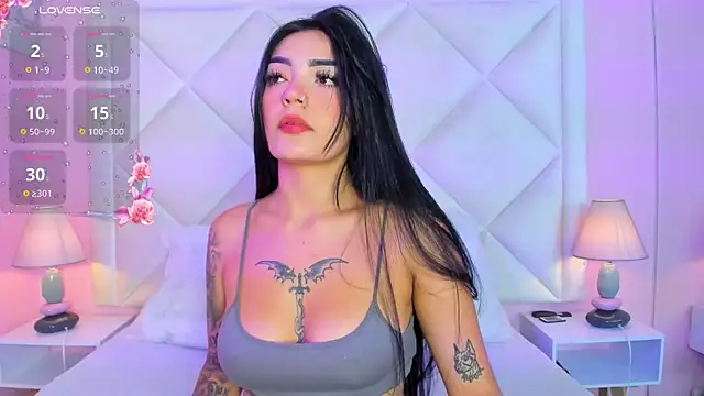 Miaa Smithh   online show from February 26, 11:20 am