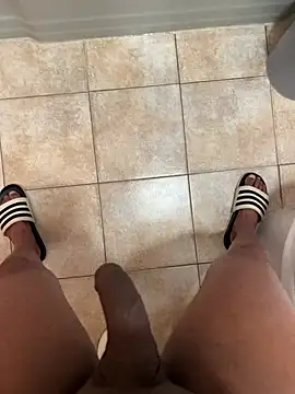 Snapshot of Jariushot3 chatting on February 1, 4:33 am Jariushot3 online show from February 1, 4:33 am