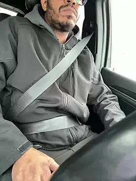 Snapshot of Jariushot3 chatting on February 4, 2:23 pm Jariushot3 online show from February 4, 2:23 pm