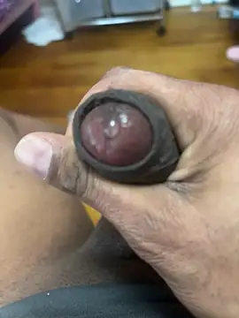 Snapshot of Jariushot3 chatting on February 5, 8:35 pm Jariushot3 online show from February 5, 8:35 pm