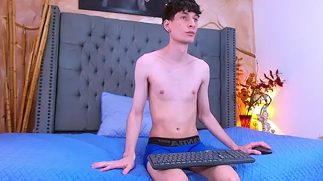 Snapshot of Luke_Carter chatting on January 12, 1:27 pm Luke Carter online show from January 12, 1:27 pm