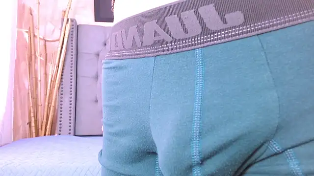 Snapshot of Luke_Carter chatting on February 5, 1:16 pm Luke Carter online show from February 5, 1:16 pm