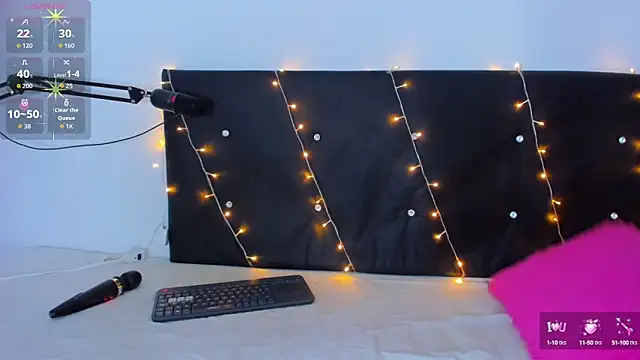 Danaa moore  online show from October 10, 4:11 am