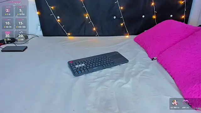 Danaa moore  online show from October 11, 3:50 am