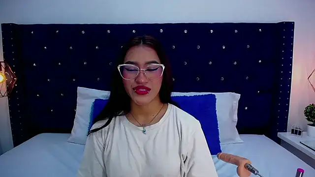 Snapshot of miss_aris chatting on November 12, 3:18 am miss aris online show from November 12, 3:18 am