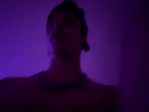 chrisalmeid  online show from November 18, 4:39 am