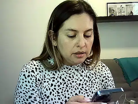 Valery  Rouse  online show from July 7, 2:54 pm