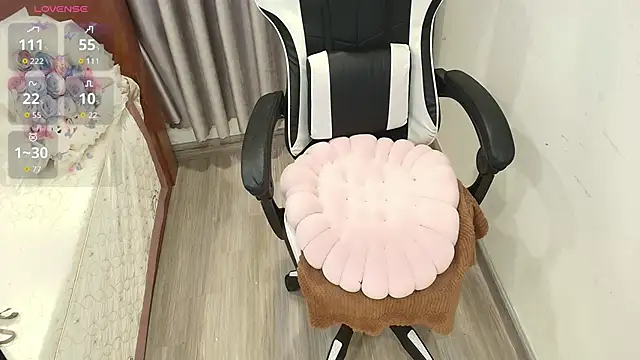 Snapshot of Bae_Gigii chatting on December 15, 12:26 am Bae Gigii online show from December 15, 12:26 am