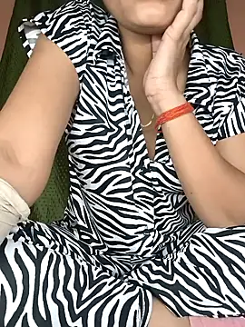 Hott Archana online show from November 20, 11:59 pm