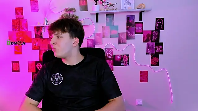 travis wolf  online show from March 25, 9:48 am