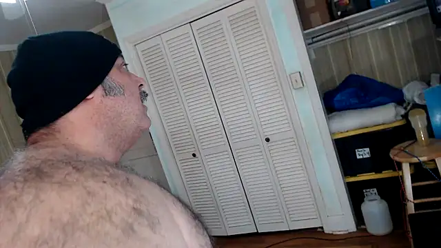 Snapshot of bullmusclejoe chatting on February 16, 11:39 am bullmusclejoe online show from February 16, 11:39 am