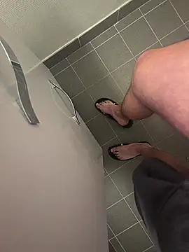 Snapshot of NuclearValue40 chatting on February 8, 5:27 pm NuclearValue40 online show from February 8, 5:27 pm