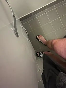 Snapshot of NuclearValue40 chatting on February 9, 8:35 pm NuclearValue40 online show from February 9, 8:35 pm