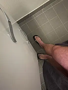 Snapshot of NuclearValue40 chatting on February 10, 7:29 pm NuclearValue40 online show from February 10, 7:29 pm