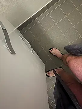 Snapshot of NuclearValue40 chatting on February 19, 7:10 pm NuclearValue40 online show from February 19, 7:10 pm