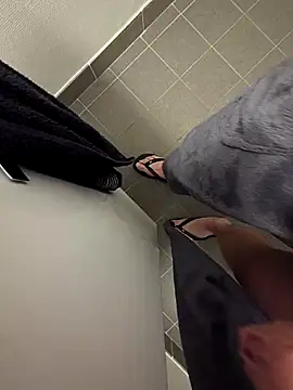 Snapshot of NuclearValue40 chatting on March 26, 2:06 am NuclearValue40 online show from March 26, 2:06 am