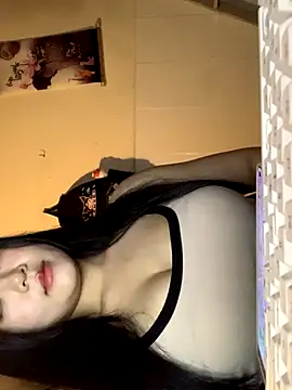 NanaaBae online show from November 14, 6:39 pm