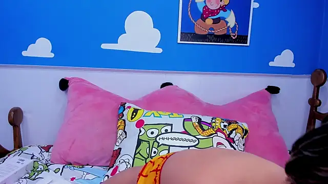 Snapshot of miss__evolet chatting on January 6, 11:03 am miss evolet online show from January 6, 11:03 am