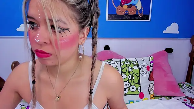 Snapshot of miss__evolet chatting on January 15, 11:04 am miss evolet online show from January 15, 11:04 am