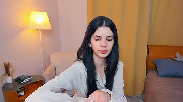 JoCauterucci online show from December 5, 6:44 am