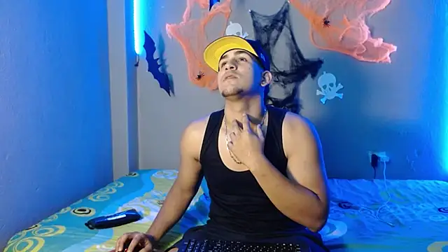 Snapshot of massimo_vidal_ chatting on October 25, 5:19 pm massimo vidal  online show from October 25, 5:19 pm