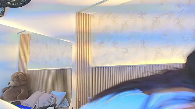 Liss-Reyes online show from March 12, 2:01 pm