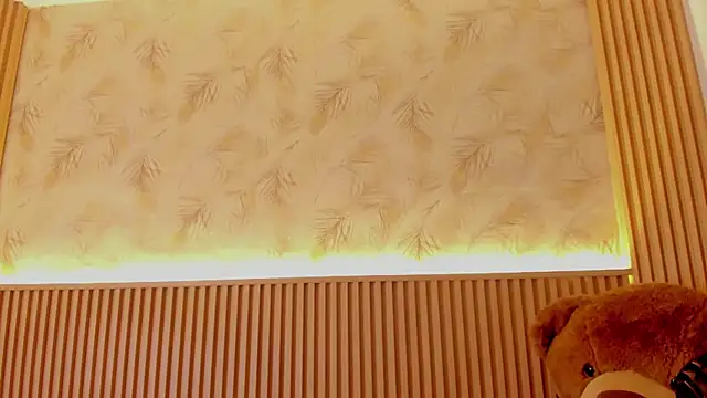 Liss-Reyes online show from April 15, 12:23 pm