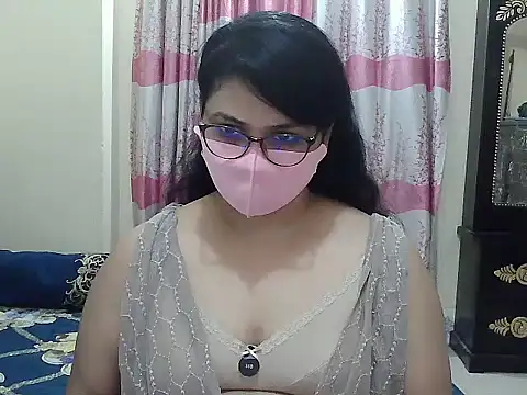 Snapshot of Elena_cruz5 chatting on September 15, 5:57 pm Elena cruz5 online show from September 15, 5:57 pm