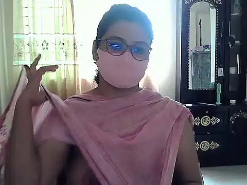 Snapshot of Elena_cruz5 chatting on October 5, 8:45 am Elena cruz5 online show from October 5, 8:45 am